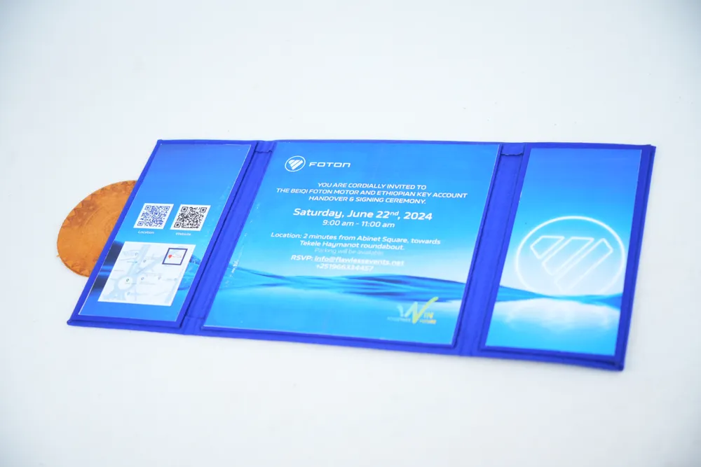 Invitation folder with insert